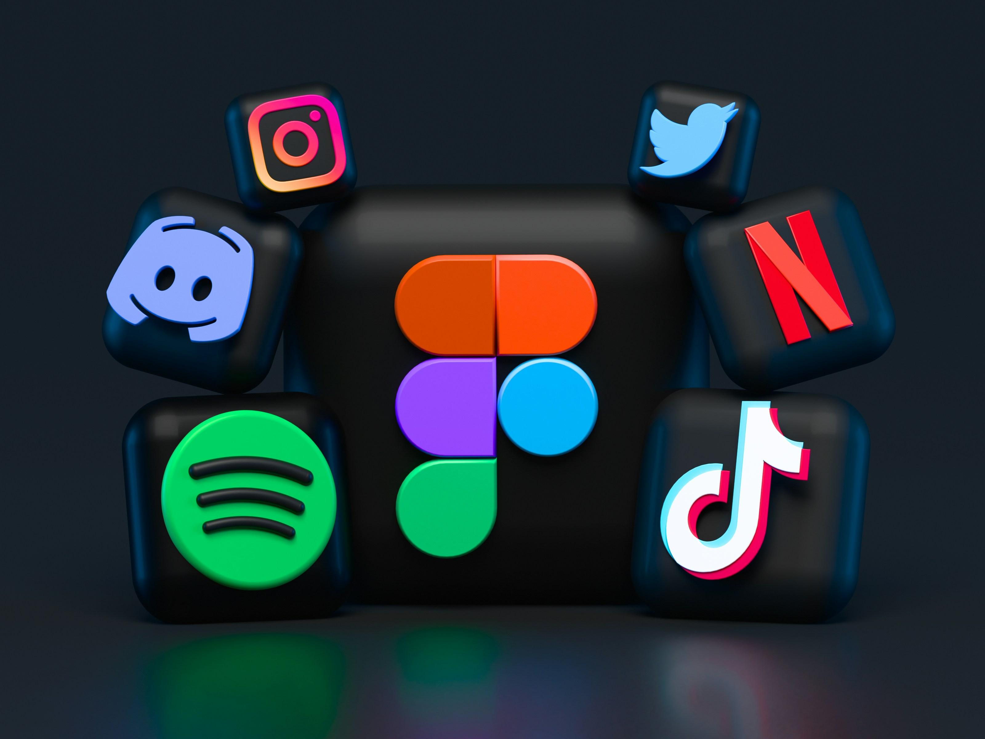 Comparative Analysis of Netflixs Strategies Versus Traditional​ Theatrical Releases